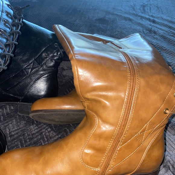 KNEE HIGH BOOTS BOTH PAIRS COME TOGETHER!!  👢 - Picture 5 of 6